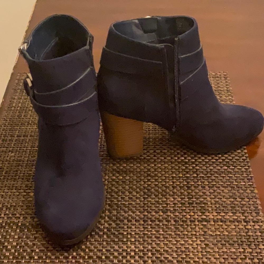 Blue mid height’s boots